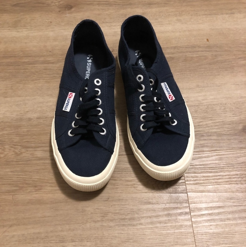 Size 8.5 Classic Navy Blue Supergas